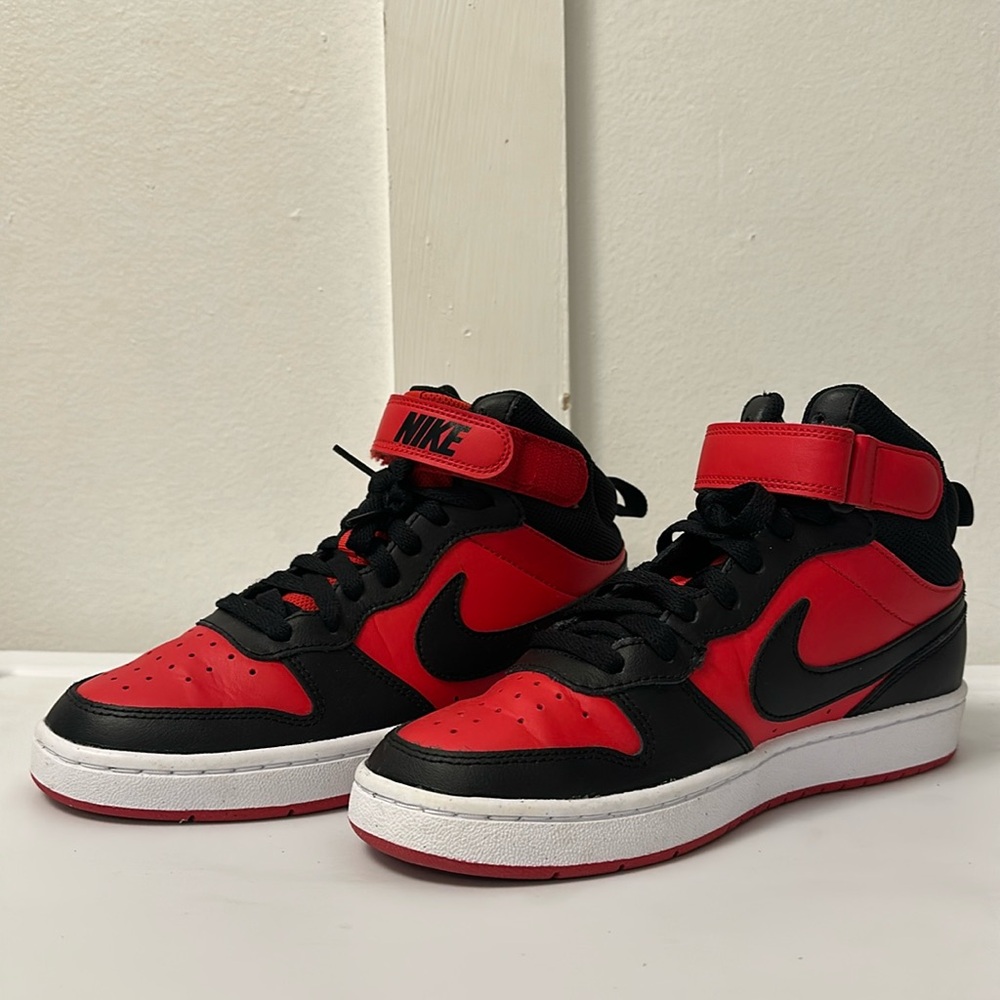 Nike Court Borough Mid 2 - Big Kids size 5Y